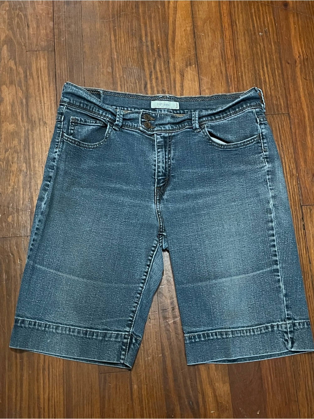 Levi's Women’s Vintage 515 Mid Wash Denim Jean Shorts Blue Size 14